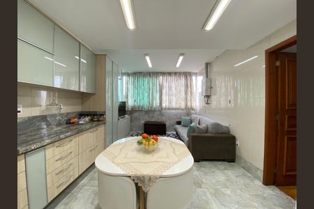 Apartamento para alugar com 4 quartos, 200m² em Pilares, Rio de Janeiro