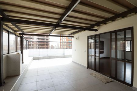 Apartamento à venda com 236m², 3 quartos e 3 vagasChurrasqueira