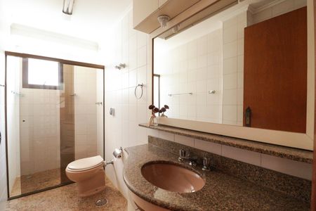 Apartamento à venda com 236m², 3 quartos e 3 vagasBanheiro Social