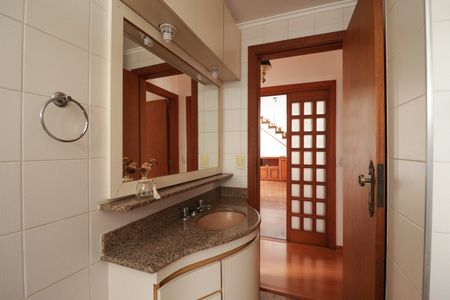 Apartamento à venda com 236m², 3 quartos e 3 vagasBanheiro Social