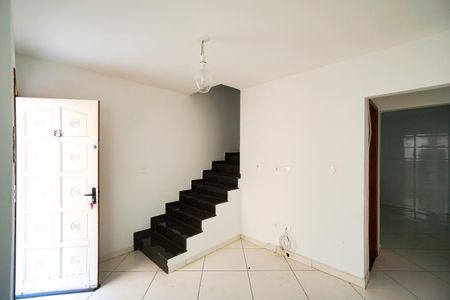 Casa de condomínio para alugar com 72m², 2 quartos e 2 vagas Casa de condomínio para alugar com 72m², 2 quartos e 2 vagasSala