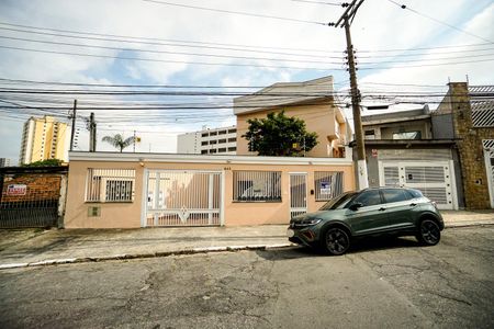 Casa de condomínio para alugar com 72m², 2 quartos e 2 vagas Casa de condomínio para alugar com 72m², 2 quartos e 2 vagasFachada