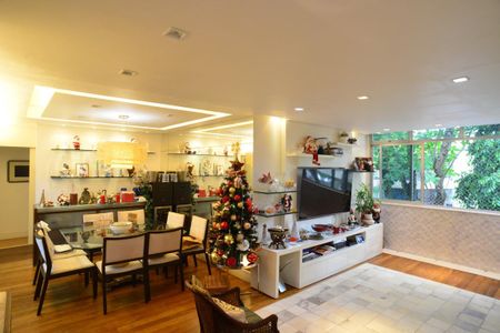 Sala de apartamento para alugar com 4 quartos, 150m² em Barra da Tijuca, Rio de Janeiro