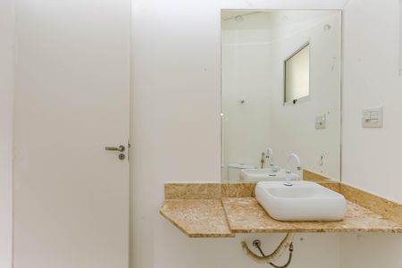 Casa à venda com 280m², 3 quartos e 3 vagasBanheiro da Suíte 2