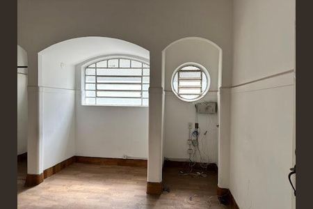 Casa à venda com 6 quartos, 400m² em Santa Cecilia, São Paulo