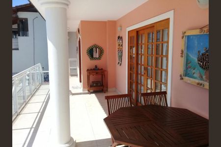 Casa à venda com 7 quartos, 361m² em Sapê, Niterói