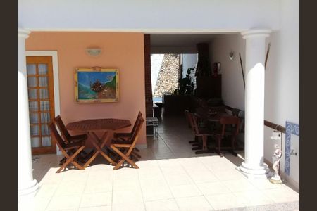 Casa à venda com 7 quartos, 361m² em Sapê, Niterói