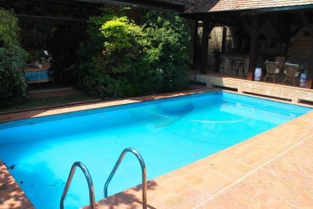 Casa à venda com 650m², 5 quartos e 4 vagas