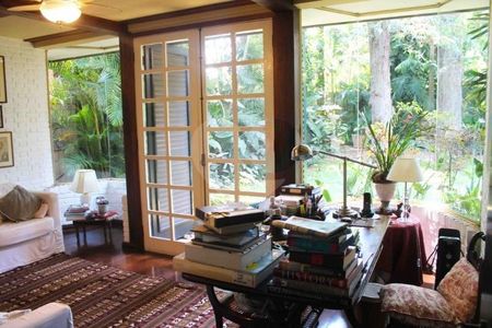 Casa à venda com 5 quartos, 650m² em Chácara Monte Alegre, São Paulo