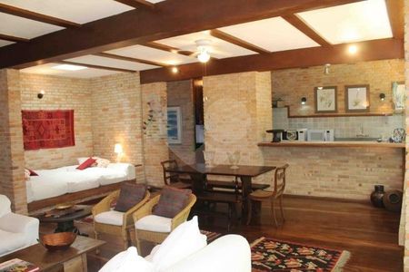 Casa à venda com 650m², 5 quartos e 4 vagas