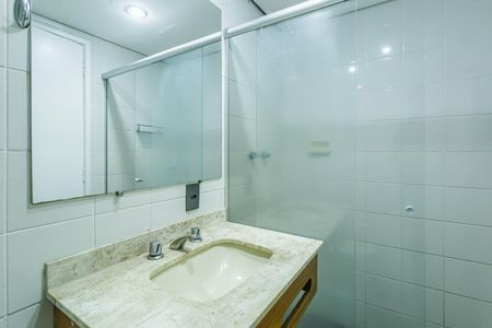 Banheiro de kitnet/studio à venda com 1 quarto, 39m² em Indianópolis, São Paulo