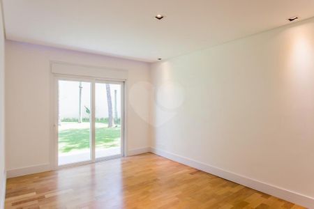 Casa à venda com 4 quartos, 700m² em Jardim Marajoara, São Paulo