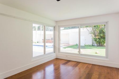 Casa à venda com 4 quartos, 700m² em Jardim Marajoara, São Paulo