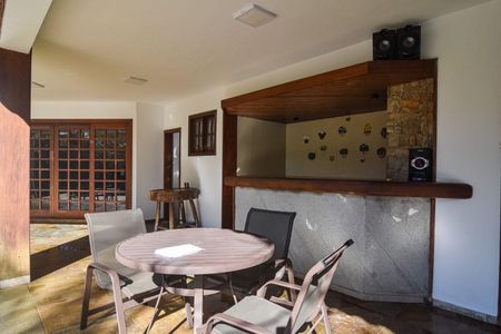 Casa à venda com 5 quartos, 650m² em São Francisco, Niterói