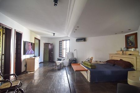 Casa à venda com 5 quartos, 650m² em São Francisco, Niterói