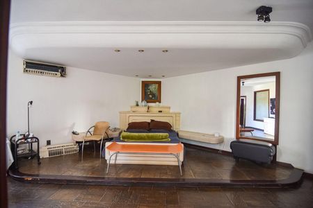 Casa à venda com 5 quartos, 650m² em São Francisco, Niterói