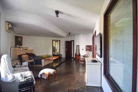 Casa à venda com 5 quartos, 650m² em São Francisco, Niterói