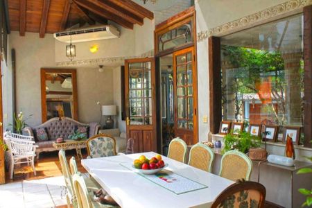 Casa à venda com 434m², 7 quartos e 3 vagas