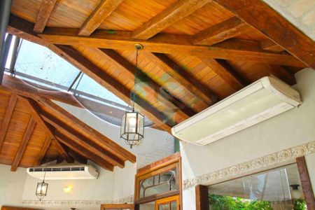 Casa à venda com 434m², 7 quartos e 3 vagas