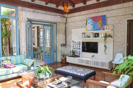 Casa à venda com 7 quartos, 434m² em Santo Amaro, São Paulo