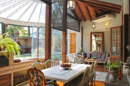 Casa à venda com 434m², 7 quartos e 3 vagas