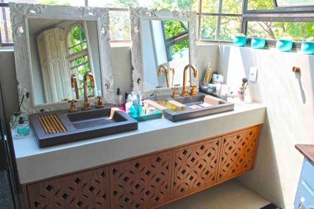 Casa à venda com 434m², 7 quartos e 3 vagas