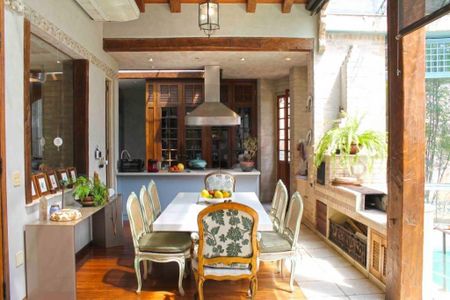 Casa à venda com 434m², 7 quartos e 3 vagas