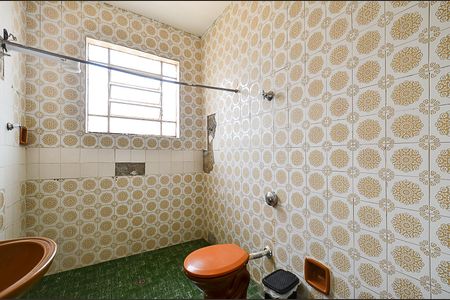 Casa à venda com 250m², 6 quartos e 2 vagas Casa à venda com 250m², 6 quartos e 2 vagasBanheiro Suíte 2