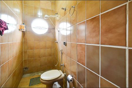 Casa à venda com 250m², 6 quartos e 2 vagas Casa à venda com 250m², 6 quartos e 2 vagasBanheiro 3