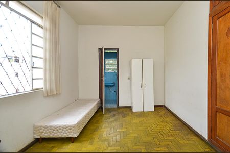 Casa à venda com 250m², 6 quartos e 2 vagas Casa à venda com 250m², 6 quartos e 2 vagasSuíte 2