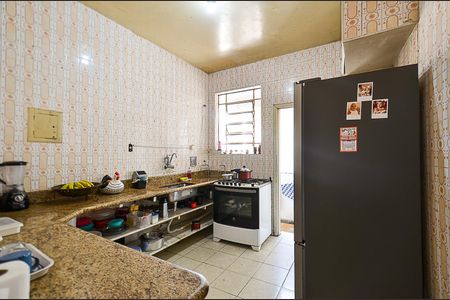 Casa à venda com 250m², 6 quartos e 2 vagas Casa à venda com 250m², 6 quartos e 2 vagasCozinha