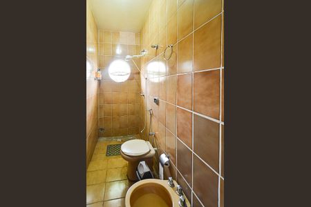 Casa à venda com 250m², 6 quartos e 2 vagas Casa à venda com 250m², 6 quartos e 2 vagasBanheiro 3