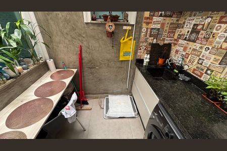 Apartamento à venda com 46m², 2 quartos e 1 vagaÁrea de Serviço