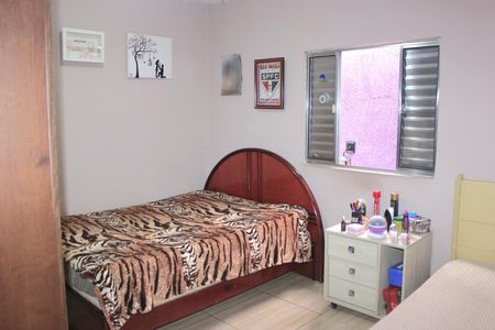 Casa à venda com 150m², 5 quartos e 2 vagasQuarto 2 (casa 1)