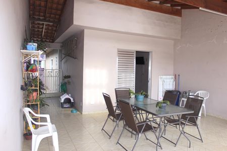 Casa à venda com 150m², 5 quartos e 2 vagasVaranda (casa 1)