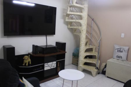 Sala com cozinha (casa 2) de casa à venda com 5 quartos, 150m² em Jardim Cocaia, Guarulhos