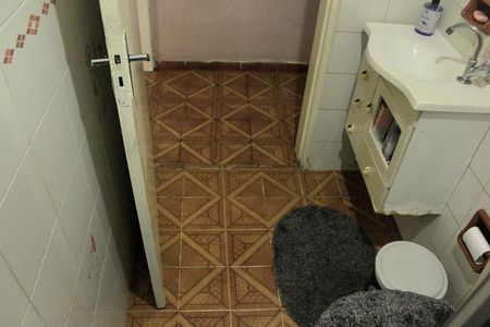 Casa à venda com 150m², 5 quartos e 2 vagasBanheiro 1 (casa 1)