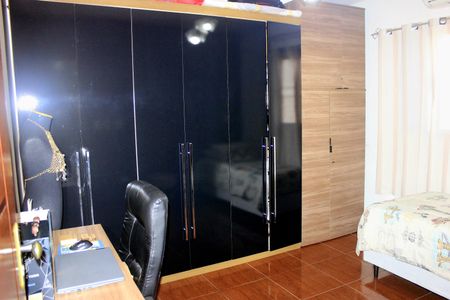 Casa à venda com 150m², 5 quartos e 2 vagasQuarto 2 (casa 2)