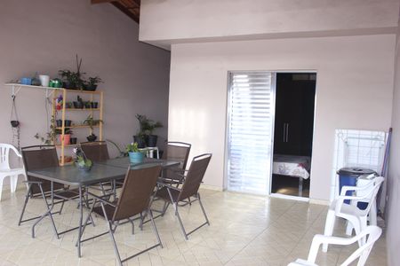 Casa à venda com 150m², 5 quartos e 2 vagasVaranda (casa 1)