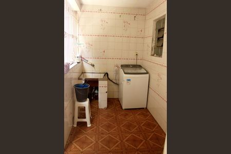 Casa à venda com 150m², 5 quartos e 2 vagasLavanderia (casa 1)