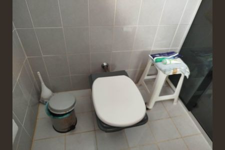 Casa à venda com 300m², 4 quartos e 4 vagasBanheiro 1 - suite 