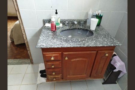 Casa à venda com 300m², 4 quartos e 4 vagasBanheiro 1 - suite 