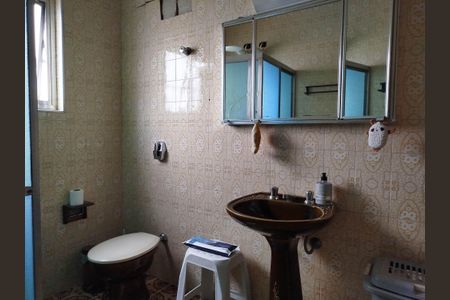 Casa à venda com 300m², 4 quartos e 4 vagasBanheiro 2