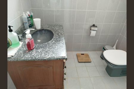 Casa à venda com 300m², 4 quartos e 4 vagasBanheiro 1 - suite 