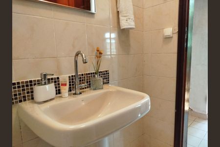 Casa à venda com 300m², 4 quartos e 4 vagasBanheiro 3 - Lavabo