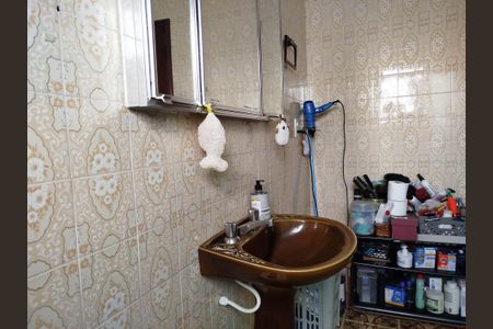 Casa à venda com 300m², 4 quartos e 4 vagasBanheiro 2