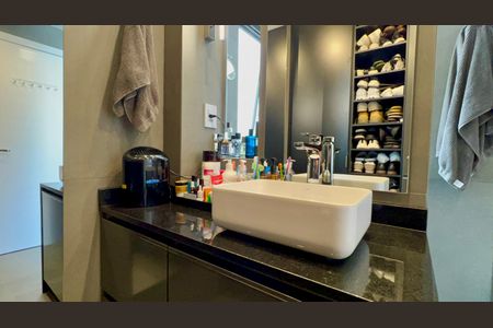 Apartamento à venda com 75m², 2 quartos e sem vagaBanheiro da Suíte 2