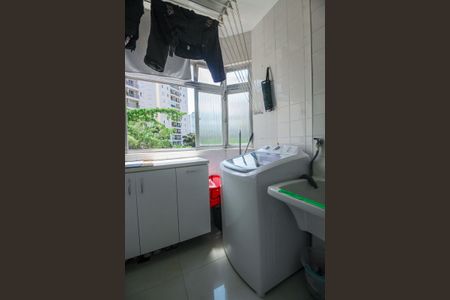 Apartamento à venda com 70m², 2 quartos e 1 vagaÁrea de Serviço