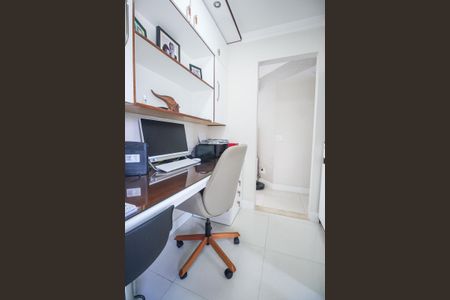 Apartamento à venda com 70m², 2 quartos e 1 vagaEscritório