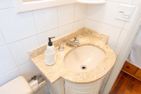 Apartamento à venda com 75m², 3 quartos e 2 vagasBanheiro da Suíte